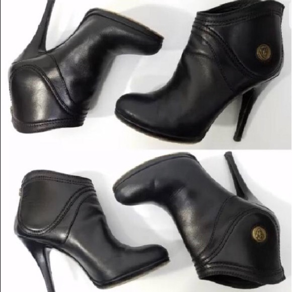 100% Authentic Black Gucci Crest Ankle Booties. - Picture 3 of 6